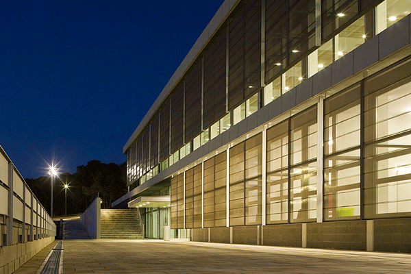 Biblioteca y escuela de adultos.Cunit, Tarragona, España.