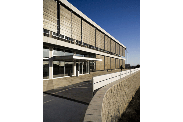 Biblioteca y escuela de adultos.Cunit, Tarragona, España.