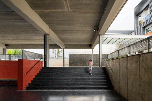 Ampliación y reforma escuela primaria. Sant Pedor, Barcelona, España.