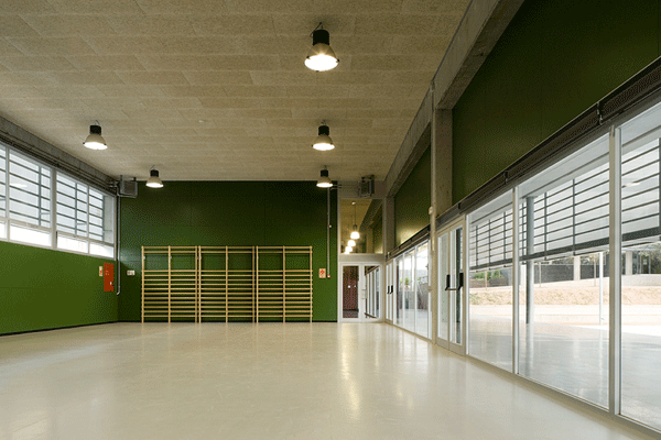 Ampliación y reforma escuela primaria. Sant Pedor, Barcelona, España.